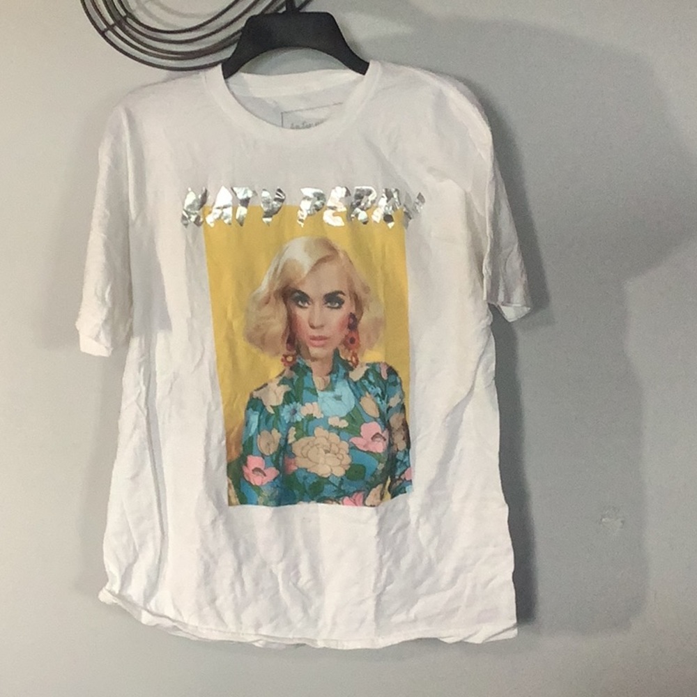 White Katy Perry 2019 Jingle Bash T-Shirt, Size Large